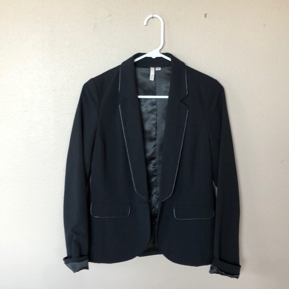 Black lined blazer